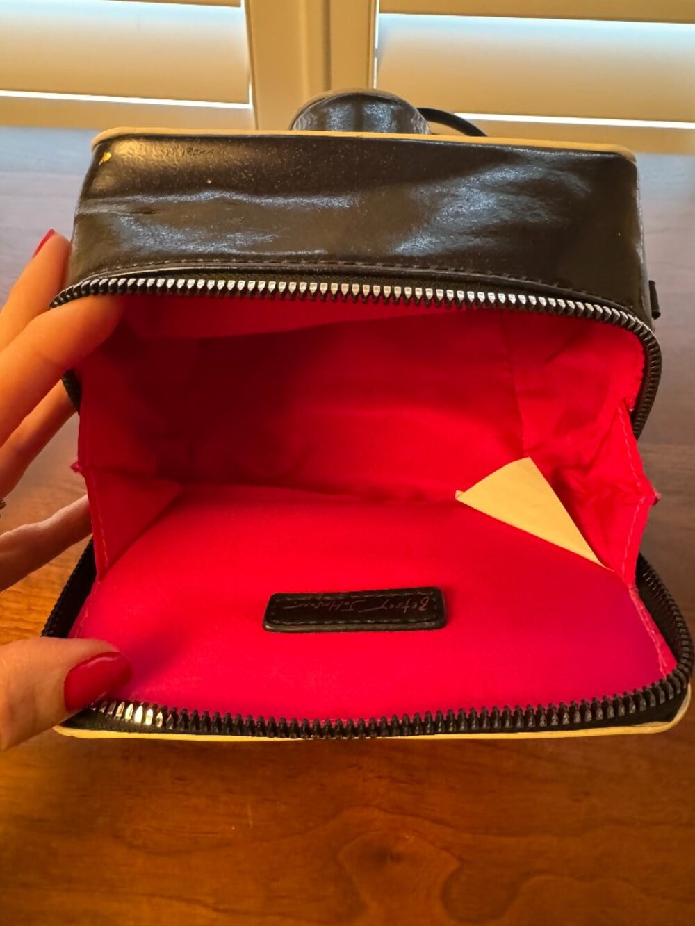 📸 Betsey Johnson Oh Snap Kitsch Crossbody Polaroid Purse 📸 - Picture 7 of 10